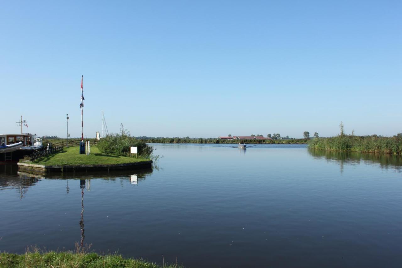 Gastenverblijf Villa Buitenplaats Wergea Contactloos Inchecken Naarderburen Luaran gambar