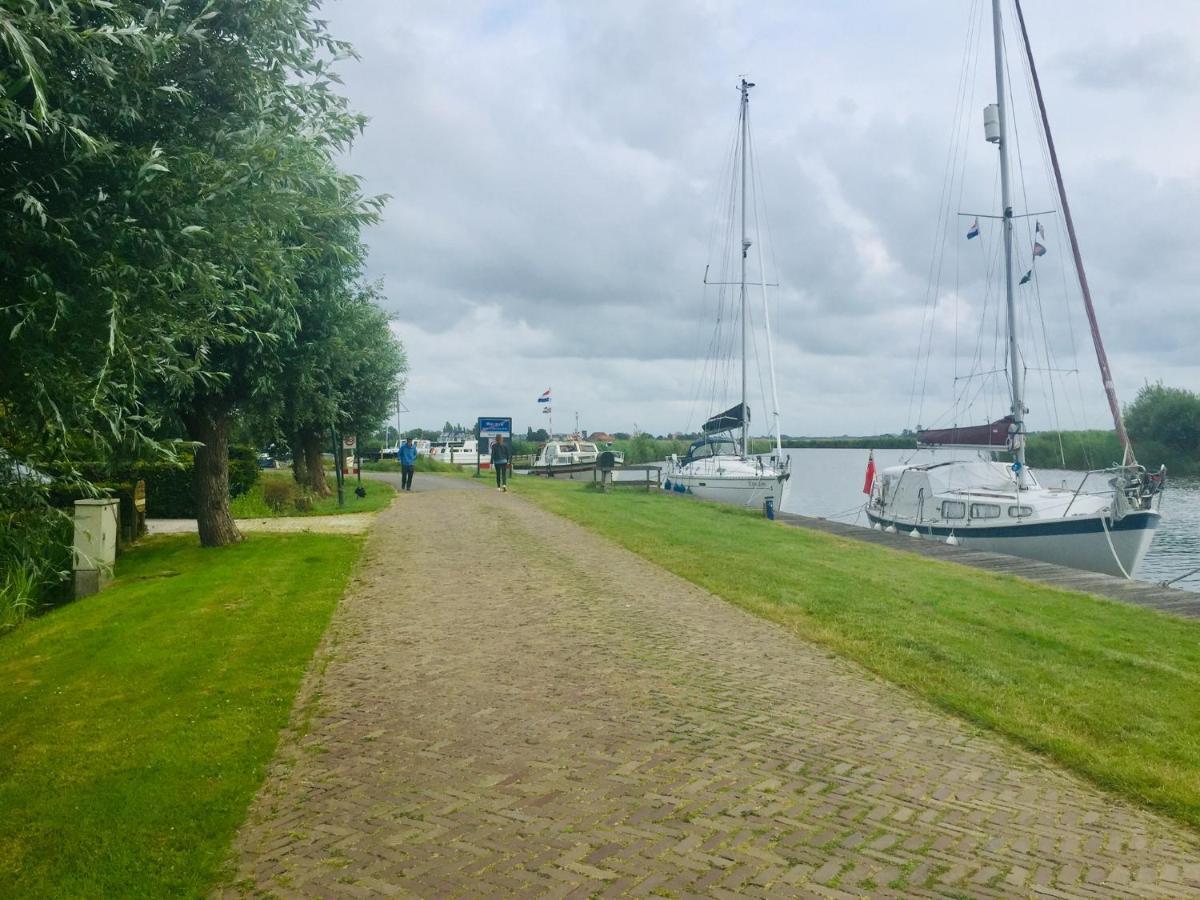 Gastenverblijf Villa Buitenplaats Wergea Contactloos Inchecken Naarderburen Luaran gambar