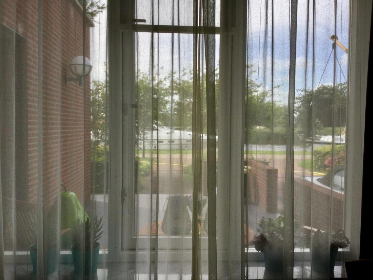 Gastenverblijf Villa Buitenplaats Wergea Contactloos Inchecken Naarderburen Luaran gambar